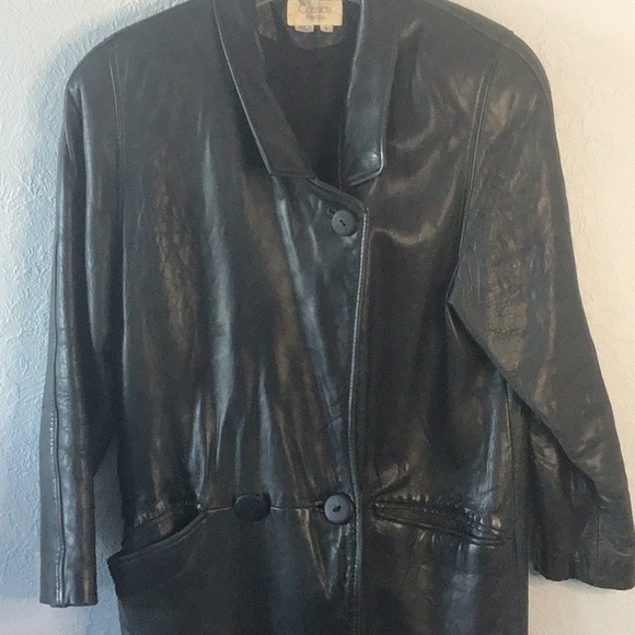 Cassidy Vintage 1980’s Leather Tapered Trench Coat - Picture 6 of 10